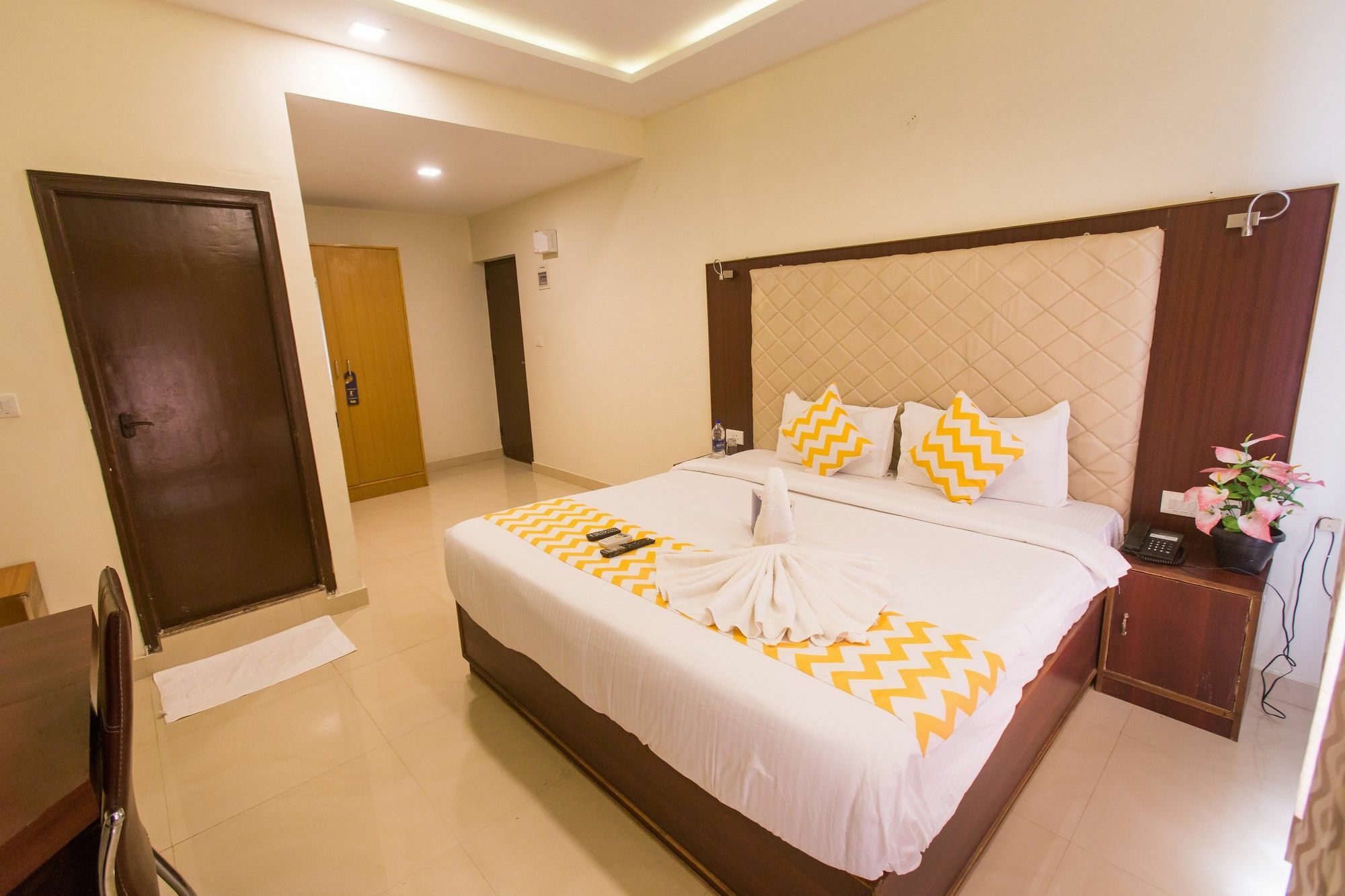 Fabhotel Millenium Stay Indiranagar Бангалор Экстерьер фото